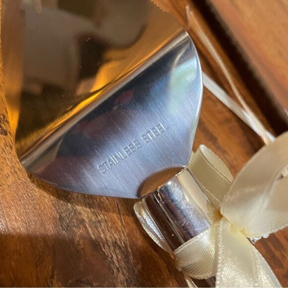 Set of Wedding Cake Knife and Server / Acrylic and Stainless Steel EUC - Picture 15 of 15